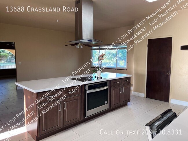 Building Photo - 13688 Grassland Rd