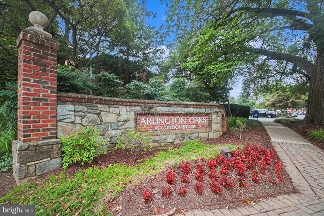 Building Photo - 4318 N Pershing Dr