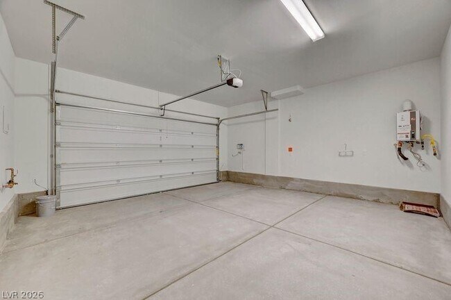 Building Photo - 1550 Rock Kestrel St
