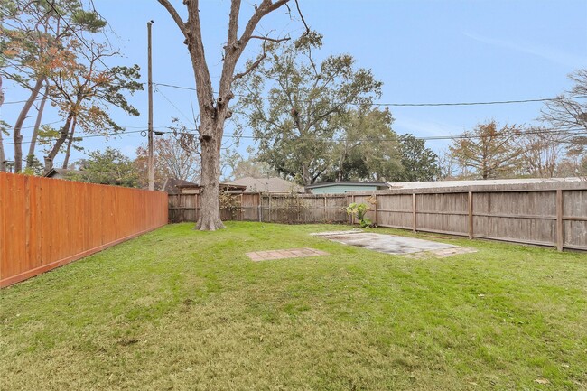 Building Photo - 2316 Poinciana Dr