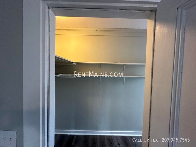 Building Photo - 439 Fourth St. Apt.