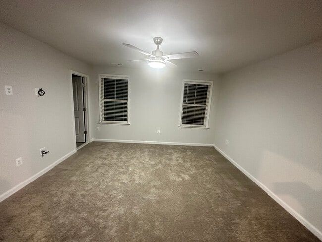 Building Photo - 553 McCormick Farm Pl