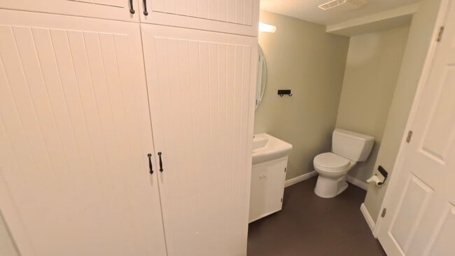 Building Photo - Beautiful Lindon Home
