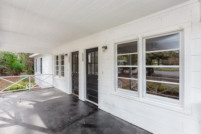 Building Photo - 2058 Thomasville Rd