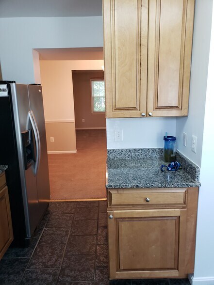 Building Photo - 9164 Broken Oak Pl