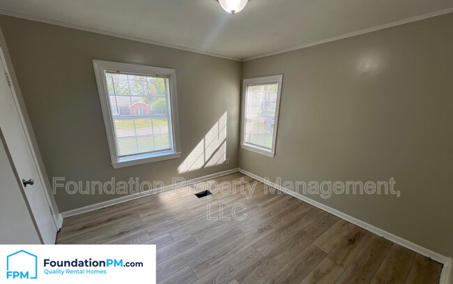 Building Photo - 1847 Driftwood Ave