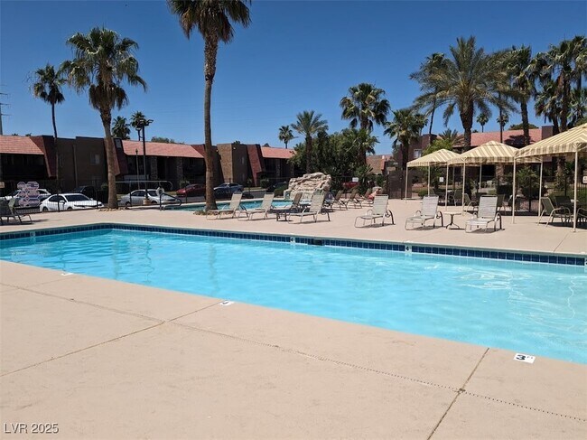 Building Photo - 5044 River Glen Dr