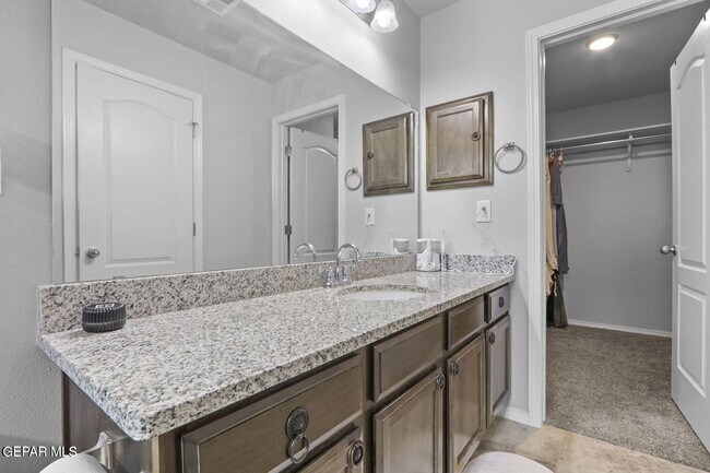 Building Photo - 3917 Desert Dunes Dr