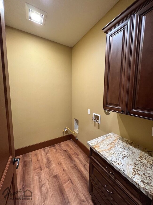 Building Photo - Homes Management - Beautiful Home for Rent...