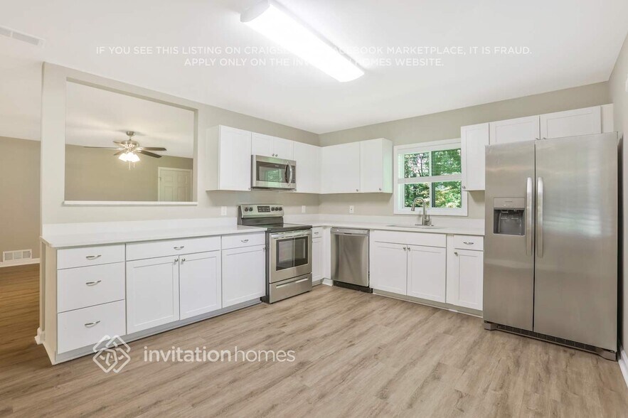 Building Photo - 3187 Flamingo Dr