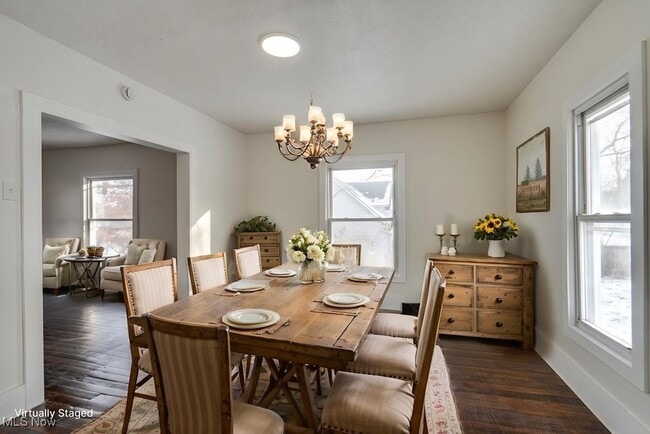 Building Photo - 155 W Walnut St