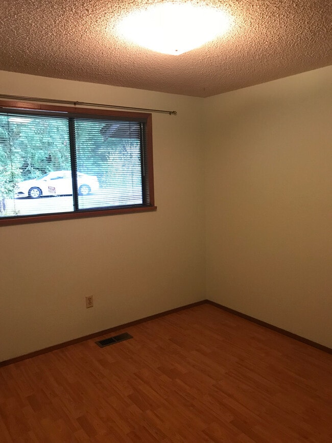 Building Photo - 1707 Oriental Ave