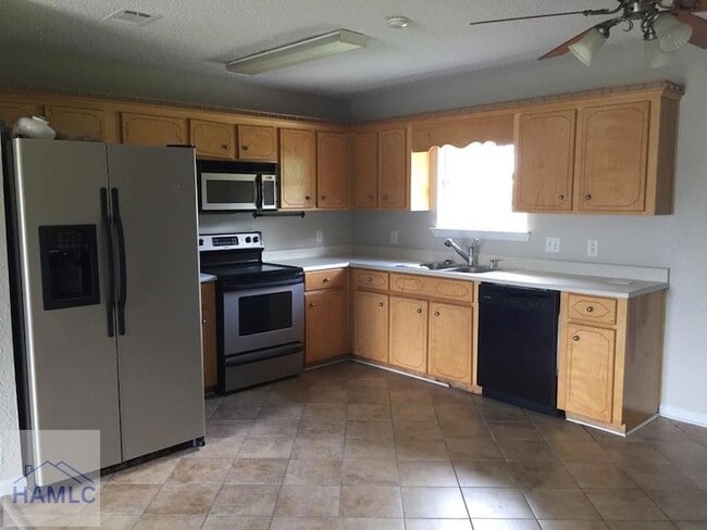 Building Photo - 936 Poppleton Dr