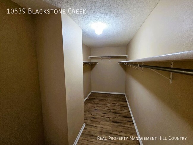 Building Photo - 10539 Blackstone Creek