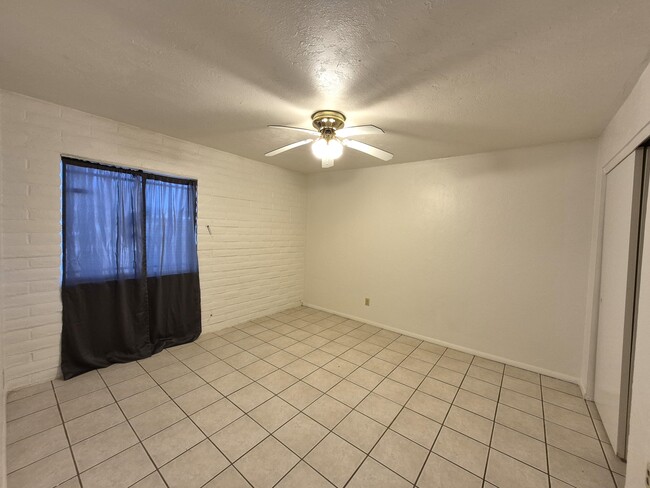 Building Photo - 6566 E Hawk Dr