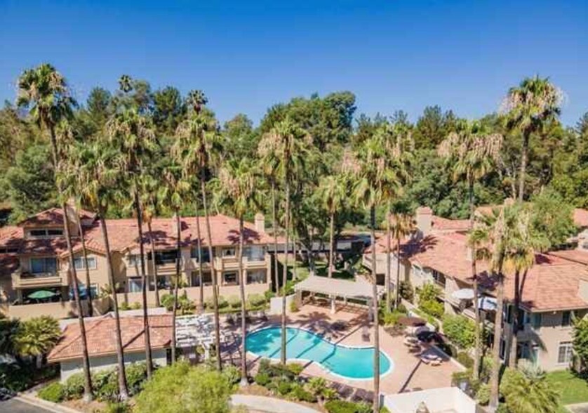 Building Photo - 23924 Arroyo Park Dr