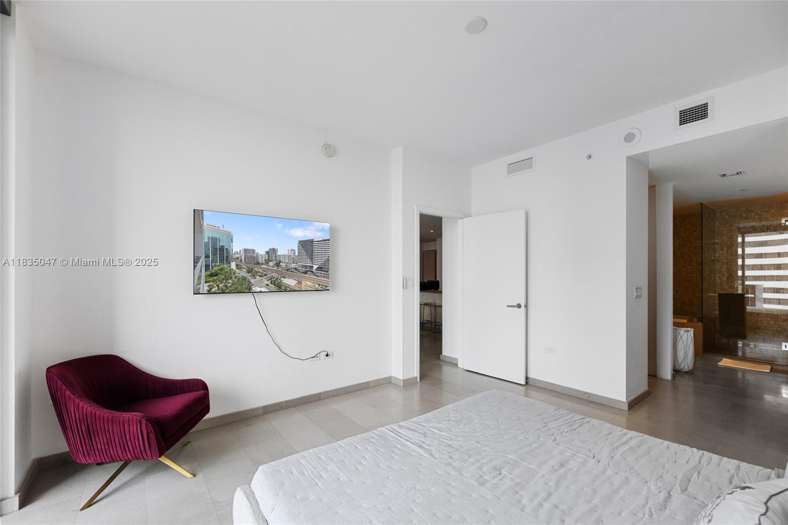 Building Photo - 88 SW 7th St