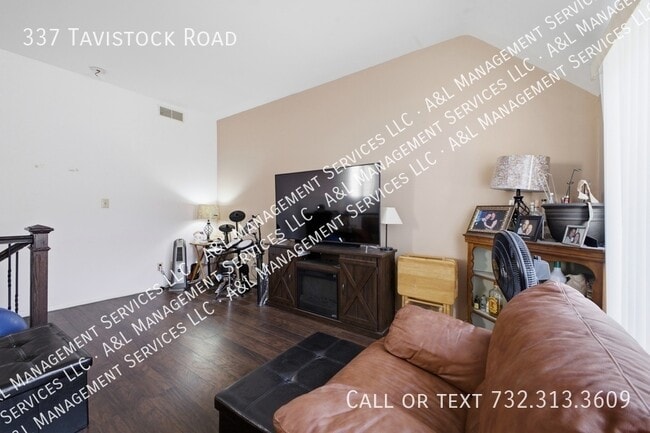 Building Photo - 337 Tavistock Rd