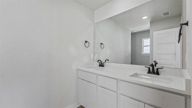 Building Photo - 1711 Cuppett Cir