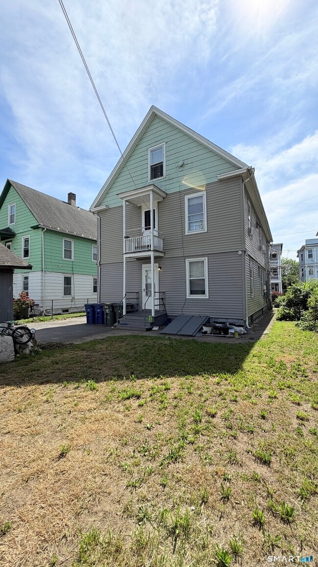 Building Photo - 466 Hollister Ave