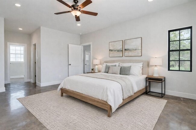 Building Photo - 500 Harmon Hills Cove