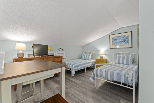 Building Photo - 1630 Hwy 2378