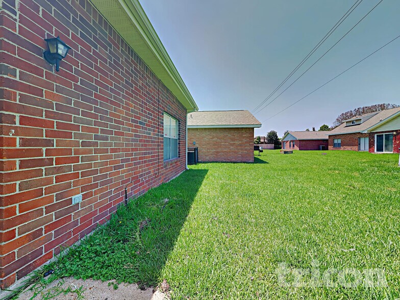 Building Photo - 3250 Kelling St