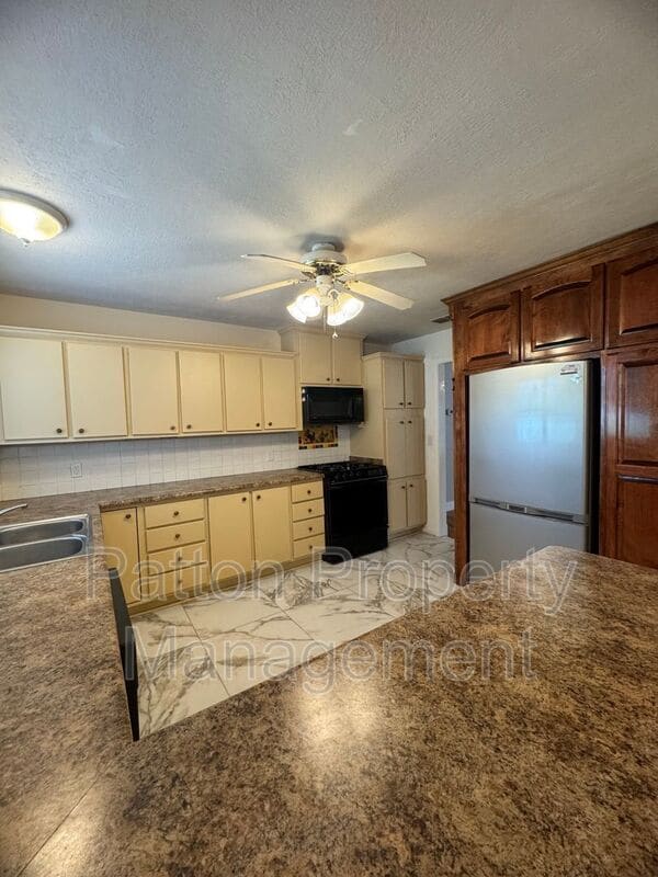 Building Photo - 5112 Arden Rd