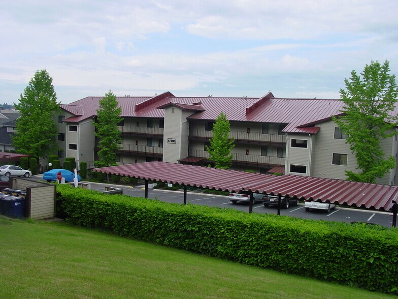 Building Photo - 900 East Bay Drive Northeast