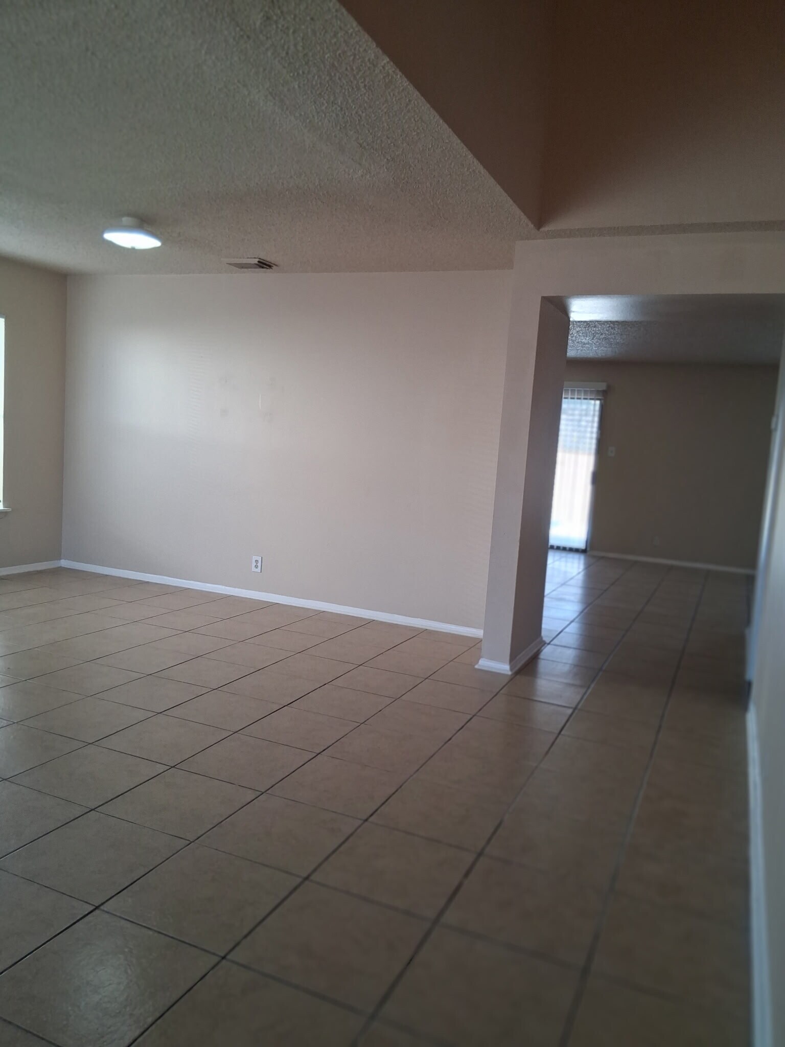 Building Photo - 874 Fillmore Dr