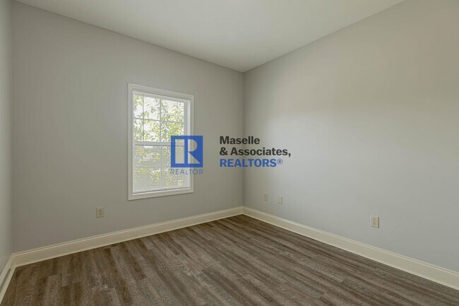 Building Photo - 3 Bed/2 Bath Home in Pearl in Silver Ridge