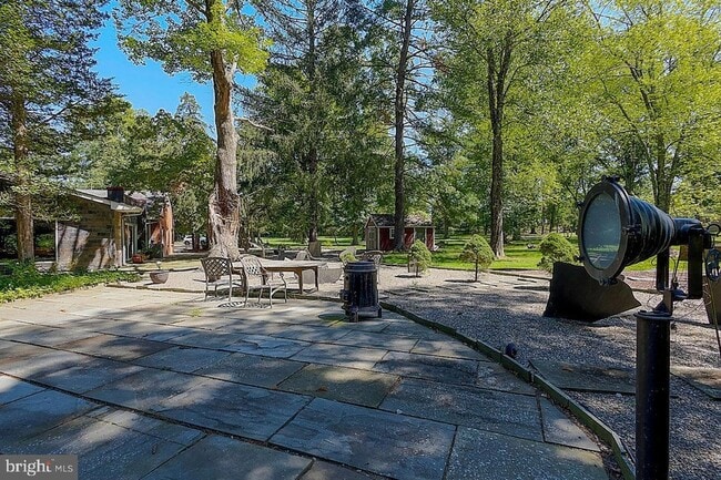 Building Photo - 269 Raymond Rd