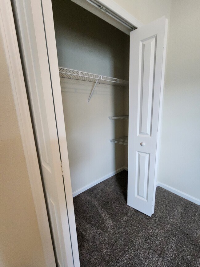 Building Photo - 285 Holly Forest Dr