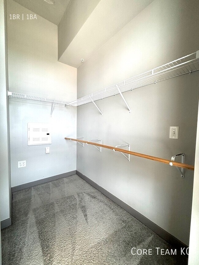 Building Photo - 1121 McGee St