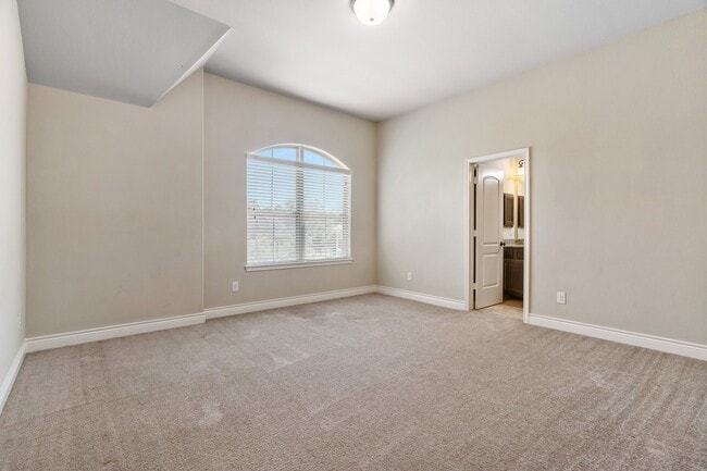Building Photo - 138 Meadow Run Dr