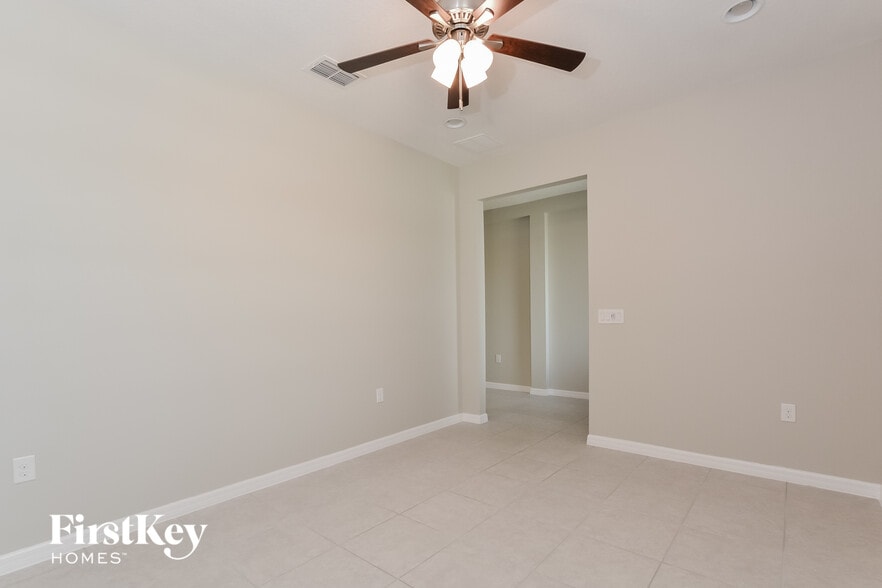 Building Photo - 3336 Wolf Run Rd