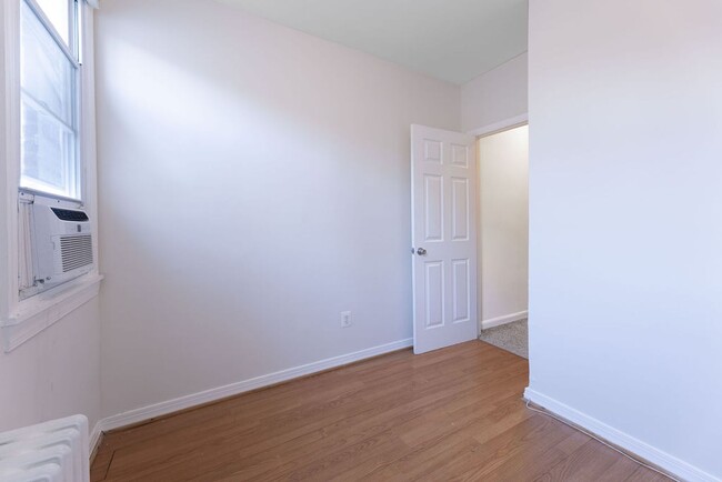 Building Photo - Cozy 3 Bed near metro!  Apply today for sa...