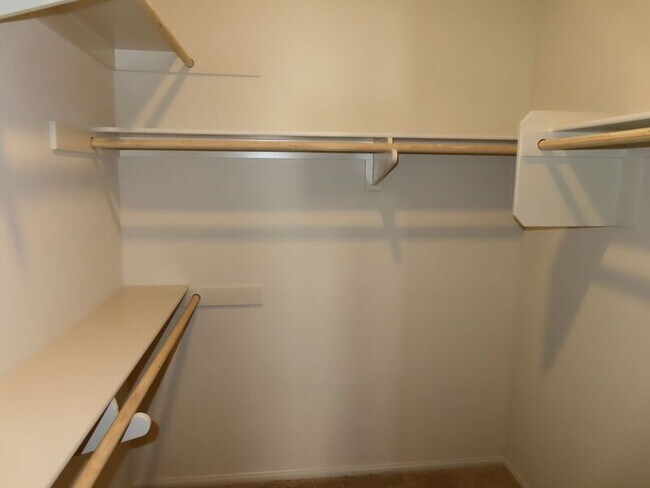 Building Photo - 40585 Melrose Dr