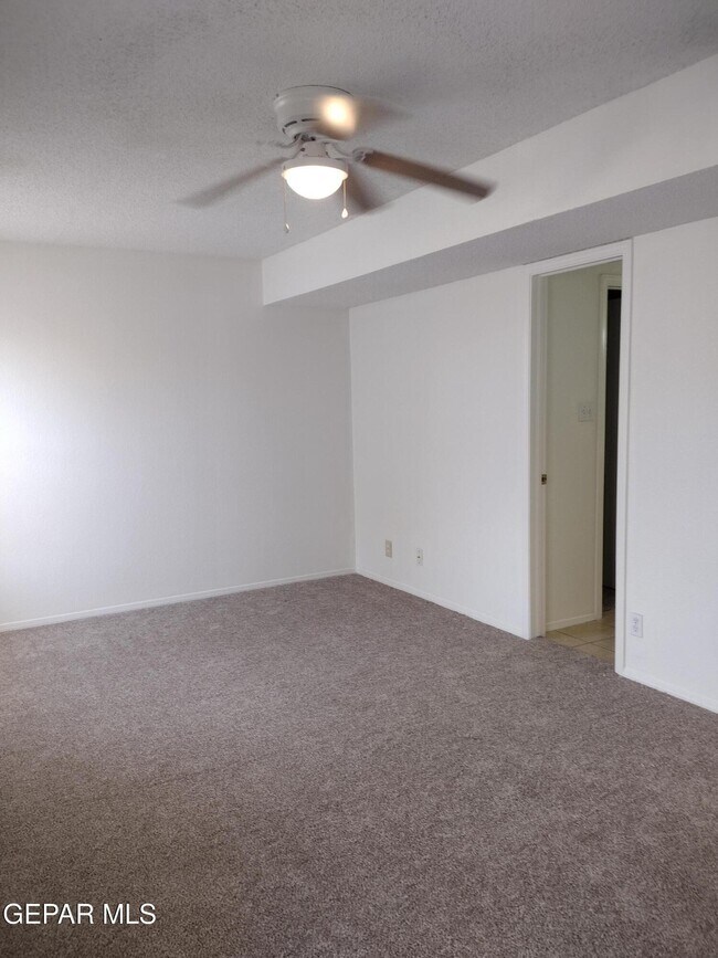 Building Photo - 4620 Loma Linda Cir