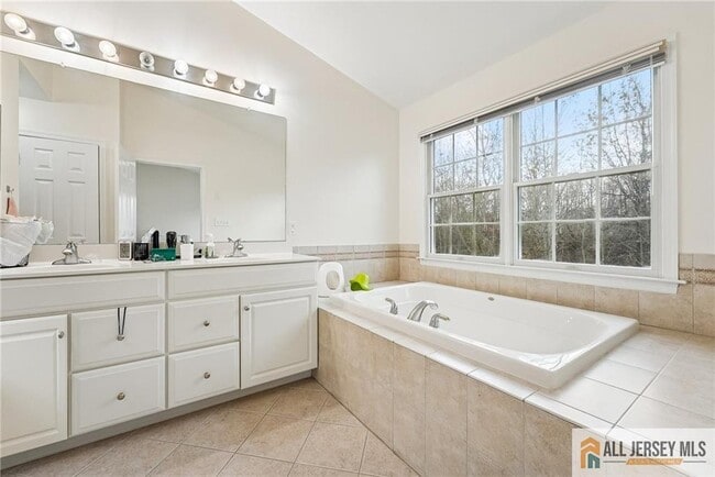 Building Photo - 14 Caleb Ln