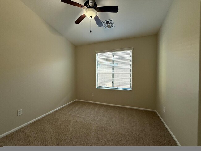 Building Photo - 2725 E Mine Creek Rd