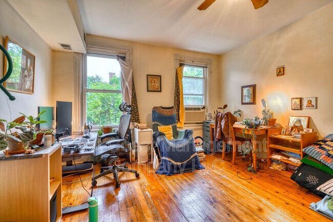 Building Photo - 2724 Maryland Ave