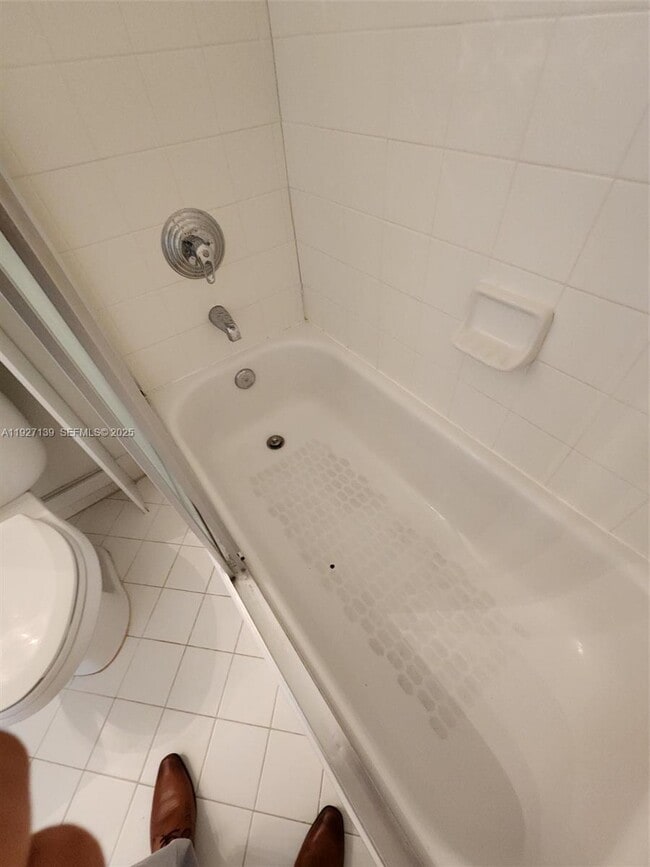 Building Photo - 1213 NE 32nd Ave