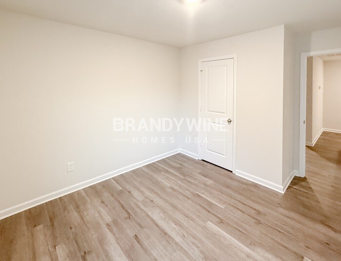 Building Photo - 321 Redmoss Dr