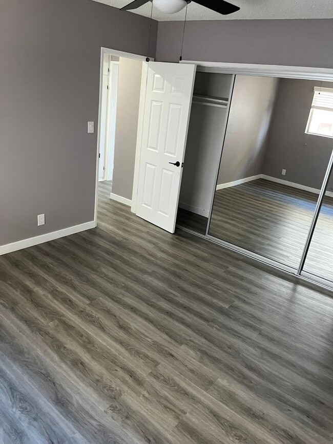 Building Photo - Fully Renovated 1 Bedroom Apartment! Downs...