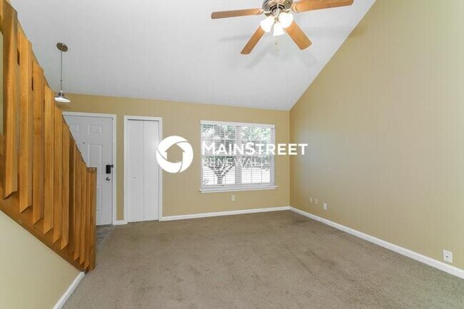Building Photo - 4005 Chenwood Ln