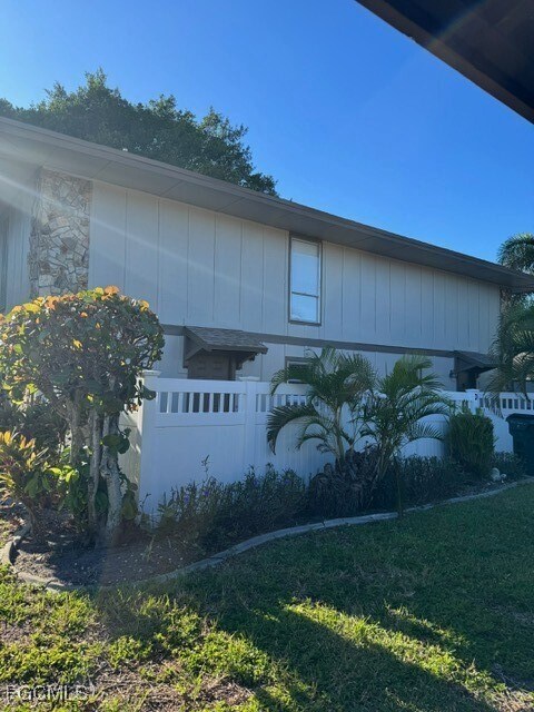 Building Photo - 4293 Island Cir