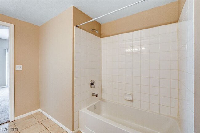 Building Photo - 6955 N Durango Dr