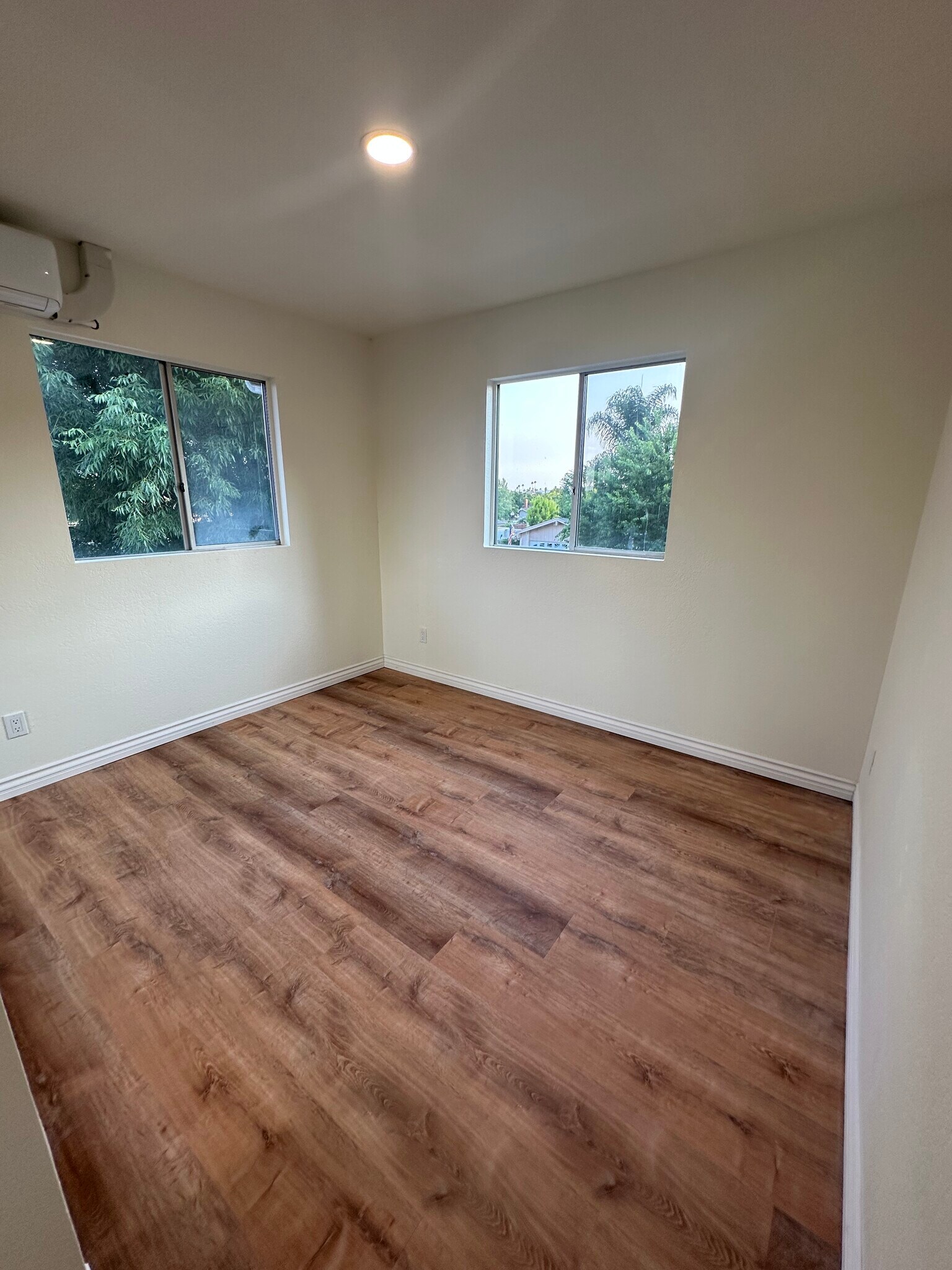 Building Photo - 1342 Mimosa Ct