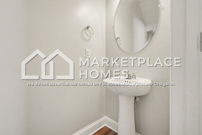 Building Photo - 5986 Westchase St